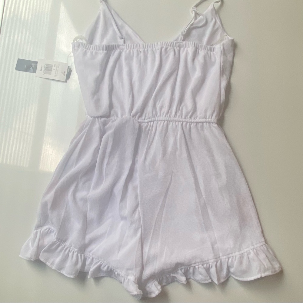 New Trixxi Women’s White Small Flower Embroidered Sleeveless Strap Romper - Picture 2 of 8